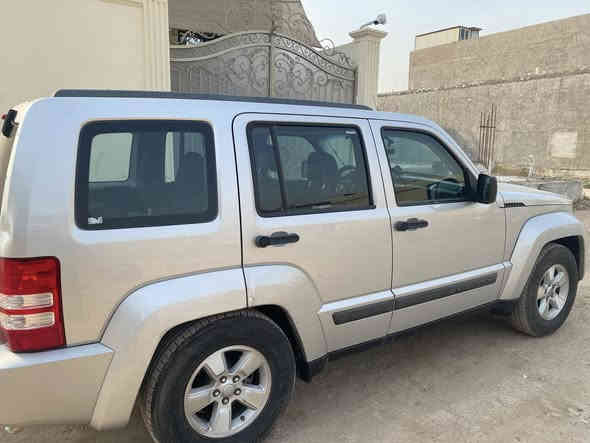 السلام عليكم من رخصة الأدمن                                                             للبيع جيب ليبرتي موديل 2012 السياره نضيفة ومرتبة استخدام شخصي السياره بيها خيط تبخير بس مو كايمه مبدللها راديتر جديد ب250 الف السياره مابيها اي مشاكل ميكنتها 6v 3600 رقمها كربلاء مشروع وطني السياره كامله ما بيها اي نقص انشاءالله، السعر 105 وبيها مجال لل شراي مكاني بغداد الدورة الشراي يتواصل واتساب ادزله معلومات عن السياره وهذه رقمي ***********
