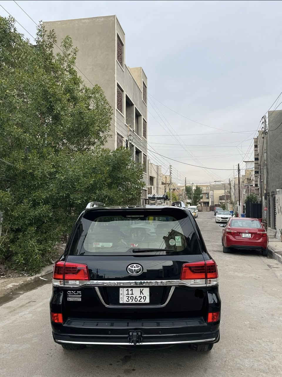 السلام عليكم
للبيع تويوتا لاندكروز 2019 

ساز باب اول ثلاث شاشات وتطبيق 

رقم بغداد باسمي تحويل مباشر

مكفوله كفاله عامه من الصبغ حتى دعاميات بدون صبغ فقط بارد قليل كلش بجاملغ الامامي وبدون فتح شرط

محرك كير لوك على وضع الشركه 

تخم تاير جديد 

ماشيه 74 الف حقيقي 

فوول مواصفات للاخير 

محرك 6 سلندر Gxr

السعر 530 وبيها مجال بسيط 

للاتصال ***********

مكان السياره بغداد المنصور او حي الحسين

