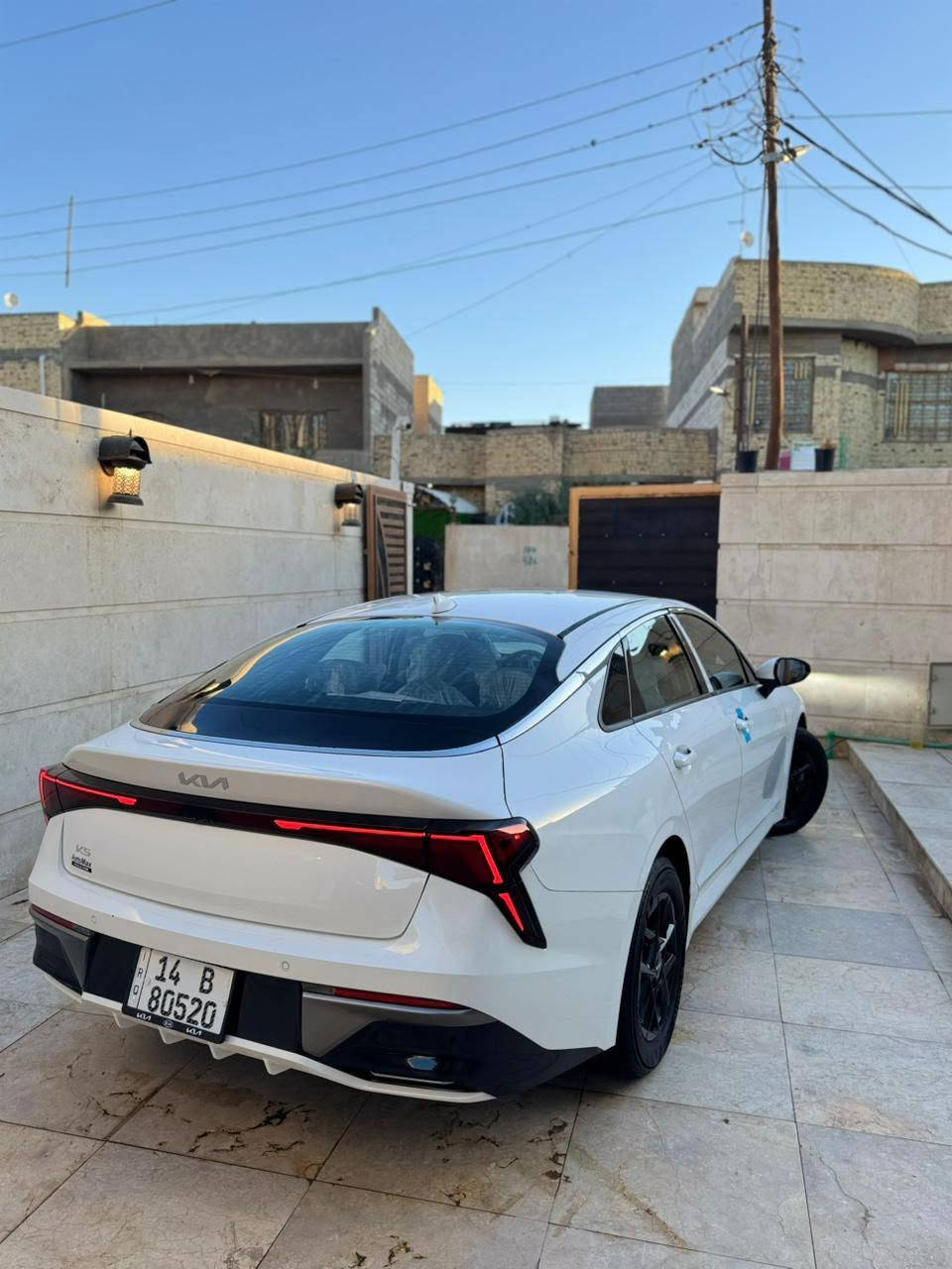يا الله k5 2025 للبيع
السلام عليكم للبيع k5 2025 كفالة عامه وارد امريكي داخلها تخريب جامات فقط وصور امريكا موضحه بالمنشور 
داخله كتاب شهداء مرقمه وكامله السياره جديده بمعنى الكلمه السعر 205 $ العنوان البصرة مناوي لجم رقم تلفون 
***********
*********** واتساب

