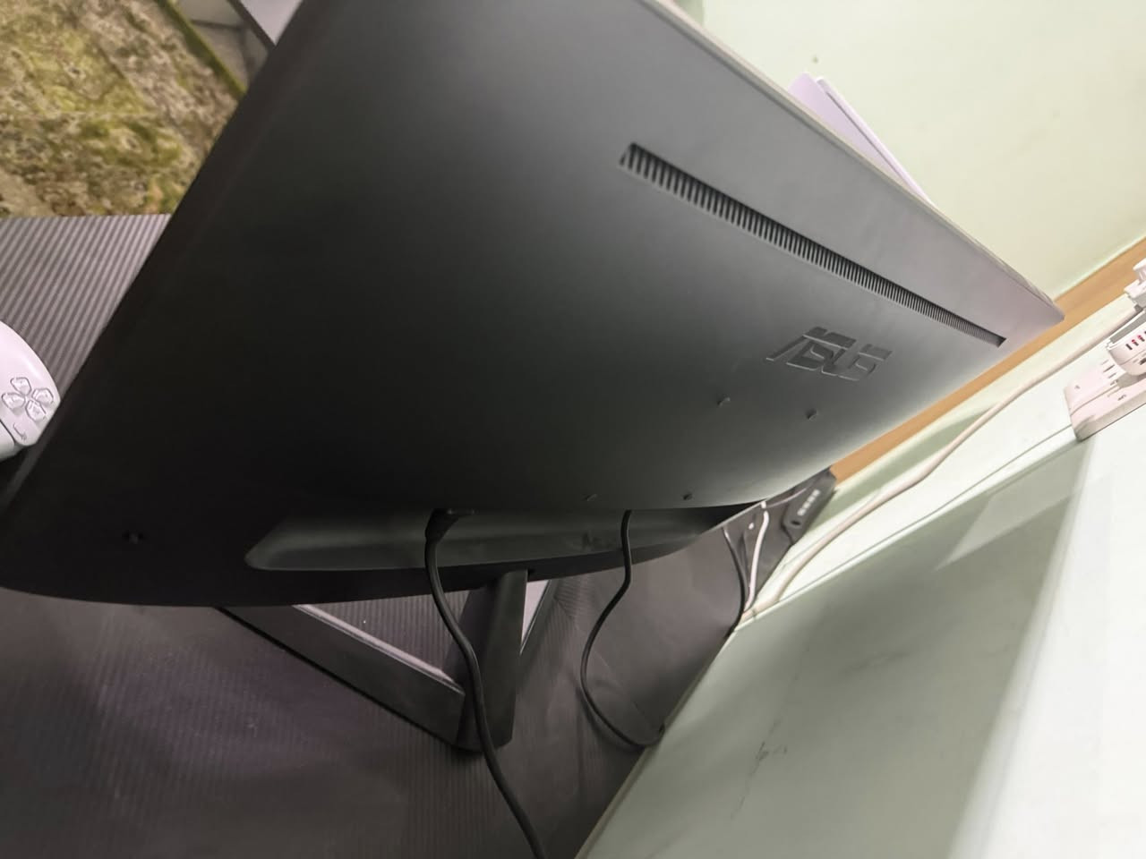 سلام عليكم شاشة asus تشغل ١٢٠ فريم حجم ٢٧ تحكم ذكي استعمال شهر واحد رقم ***********
