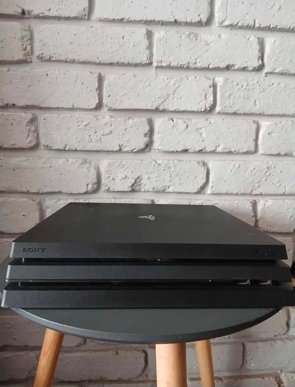 PS 4 Pro 1T
بليستيشن 4 برو
 1تيرا اونلاين + اشتراك فاخر ينتهي بشهر 9
مكتبة العاب حلوه وبيها العاب كلاسيكيه وهذا كله بدون دوخة الاقراص اي لعبة تعجبك تنزلها من النت وتلعبها
جهاز اني مشتري جديد فاتحه من كارتون قبل ٣ سنوات وحته كارتونه الآصلي موجوده مفتوح للتنظيف فقط ضمان ما مصلح ولا مبدل بي اي شي تجي تفحص وتدلل سعره 275 الف فقط جهاز ويا يده وحده تجاريه مو الاصلية 
مكاني نجف


**إذا كنت صاحب هذا الإعلان وتريد حذفه لأي سبب، رجاءا أرسل رسالة إلى الدعم الفني**