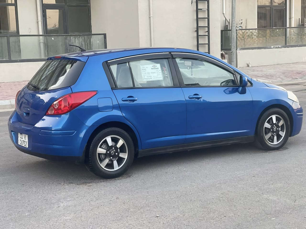 السلام عليكم للبيع نيسان فيرسا موديل 2008 رقم بغداد الجديد سنويه بسمي 
كير اوتماتيك جام كهرباء صبغ جماليه بدون حادث رش فقط بسبب الجراد
السياره جاهزه بدون اي نقص
السعر 68$ورقه وبيهه مجال بسيط حك جيه
مكان السياره بغداد ظباط حي الجهاد
للاتصال ***********
