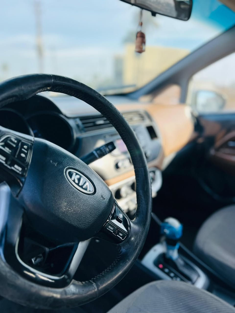 كيه ريو 2012 رقم كربلاء بسم صديقي تحويل ثاني يوم كير مكينة مكفول تبريد شغال شواصي لغود مكفوله والسونار مرفق السعر 88 وبيها مجال قليل مكاني جسر ديالى القديم ‭٠٧٧١ ٧٠٠ ٣٤٤٥‬ مكلف بالنشر اي استفسار اتصال على صاحب السيارة
