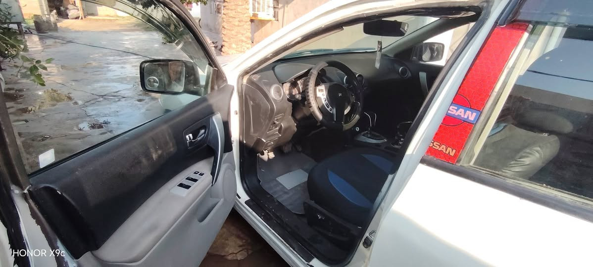 نيسان روج للبيع 2010 للتفاصيل تصل عله الرقم *********** السعر ٦٩ وبيه مجال بسيط
