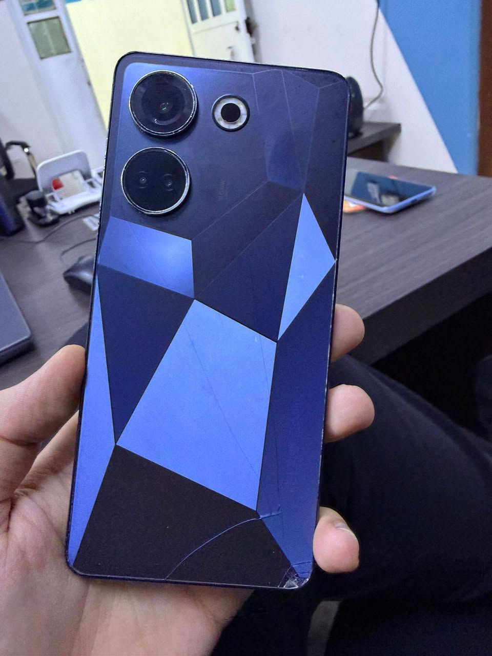 تكنو كامون 20 برو بدون ملحقات مكسور الضهر وشغال من كلشي بس من اخلي ع شحن ما يشحن اتوقع اي سي شحن والشاشه بيها شكم خشط موضح كلشي بيها والسعر ب 80 الف مكاني بصرة


**إذا كنت صاحب هذا الإعلان وتريد حذفه لأي سبب، رجاءا أرسل رسالة إلى الدعم الفني**