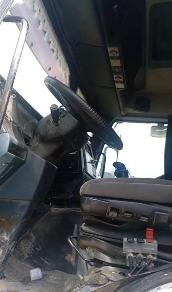 رینۆ ئەوروپی / بۆفرۆشتن 
رەقم سلیمانی سەنەوی تازەیە
مۆدێل 2002 
حجمی 400 پمپڵ نۆزڵ
گێر و مەکینە تەحمیر 
بیلاد مجموحە
هەمووگیانی بەشەرت ژ.م 
***********
وتساپ . ڤایبەر
