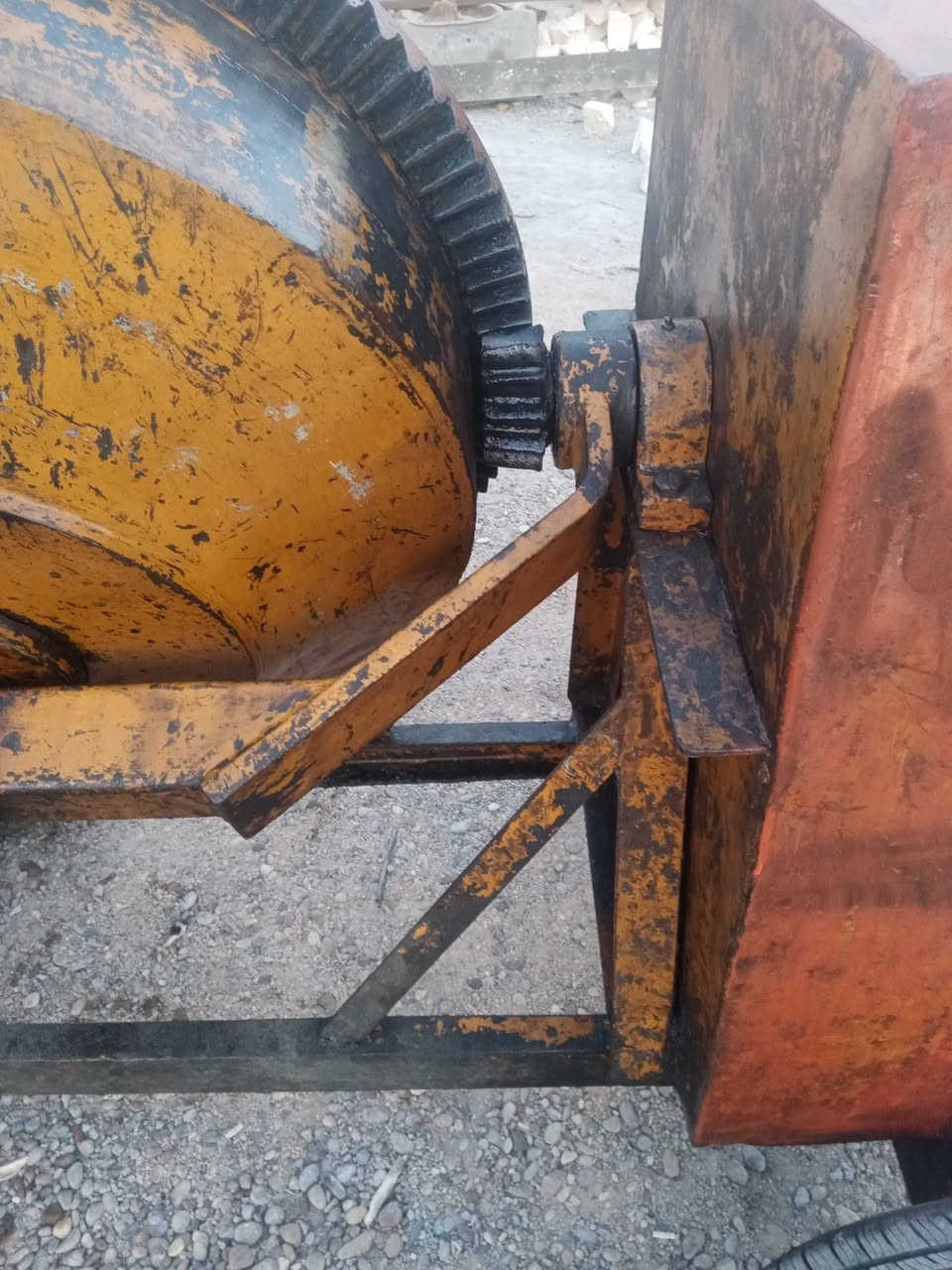 خباطه للبيع حنه بشير مكفوله من كلشي كدر مكفول محرك مكفول السعر (مليون ٢٥٠)السكن الرمادي التواصل ع هاذه الرقم ***********
