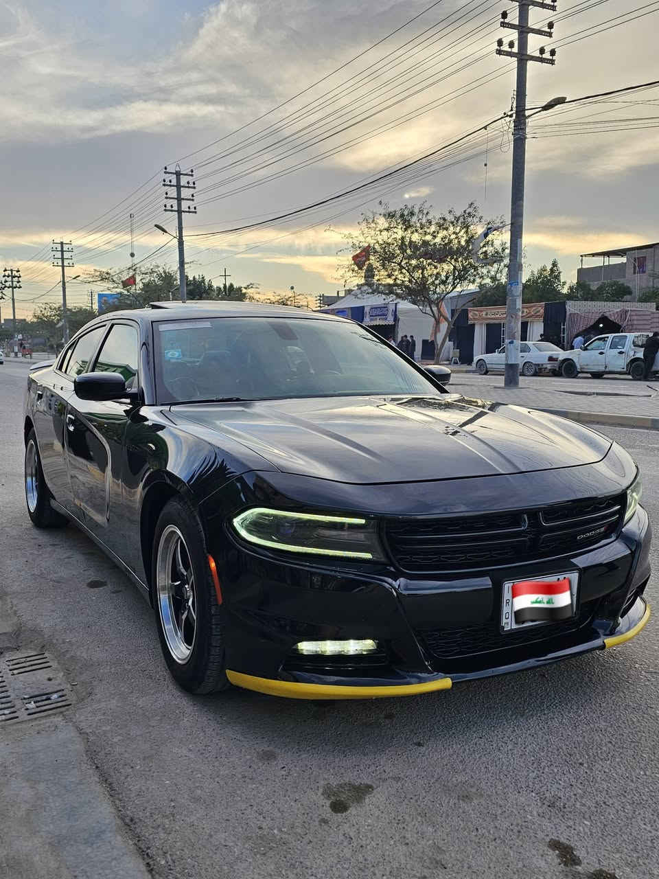 *سلام وعليكم من رخصت الأدمن*
للبيع دوج جارجر ( SXT / PLSبلص)موديل (20 أصل) ستوك وراد كندي فول مواصفات فتحه سقف لون أسود لامع رقم بغداد دولي مشروع وطني بأسمي تحويل مباشر بأسم المشتري بدون أيرباك سيارة ضررها سطحي بدون دواخل وأيرباك حافة تكمه رشه وجاملغ امامي وبنيد اصلي مبدل ولباقي كفاله عامه .جاهزة ع أخير حباية
*المواصفات*
١/محرك 3600/V6 مكفول تو ويل يعني دفع خلفي
٢/كير طيارة 8 نمر كفاله
٣/فتحه سقف 
٤/كامرة خلفية دوراة
٥/كشنات تحكم جلد تدفئة تبريد
٦/فانات خليجي دبل مروحه
٧/تدفئة تبريد كله شغال
٨/شاشة كبيرة تحكم ستيراً
٩/ويل ويلد مع تخم تاير وحساسات
١٠/منضومه زنون كاملة
١١/حدادة وأدامة كاملة ع سيارة وماء زيتي
سيارة فول ومعروفه مواصفاته مال بيت كلش جديدة وجاهزة ان شالله بيع فقط بدون مراوس عنواني البصرة رقمي(***********)
السعر (222)جوة سوك وبيه مجال للشراي وبالخدمة ان شالله علماً ان صور بتاريخ اليوم .
