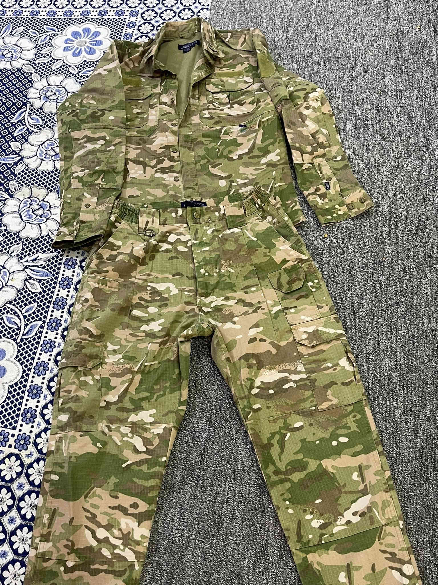 أسلام عليكم بدلات 511 الاصليات وقماصل امريكيات ومشلح امريكي للبيع الي يفيدنه هاذه رقمي ***********
