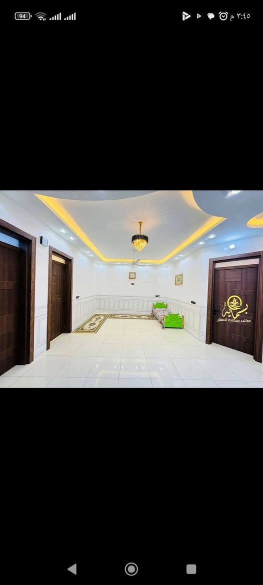 السلام عليكم دار للبيع المساحه 200م. ارضيه رفت   طابقين                الموقع حله نادر الثانيه شارع عفتان الريسي قريب على الخدمي      بناء حديث    يتكون من 3 غرف نوم. وصاله وكليدور ومطبخ                     مجمع صحي عدد 3 حديقه. كراج سياره                              خدمات ماء مجاري كهرباء  لاستفسار الاتصال  ***********/***********
