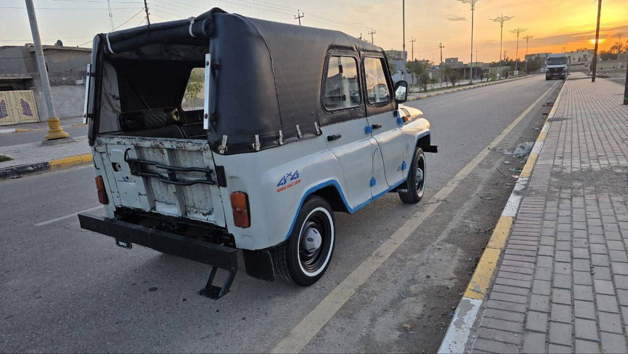 2002 بدون
واسط صويره

6.750 وبيها مجال

***********
مصبوغه
