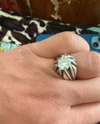 هذا المحبس للبيع قيم بل يرضى بي الله وبخدمتك ٠٧٧٣٩٧٤١٠١٩