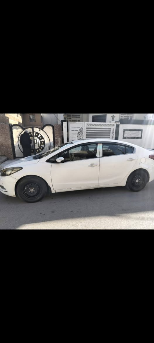 السلام عليكم كيا سيراتو خليجي موديل 14 فول مواصفات تبريد قطعتين بيها صبغات ابيع حزام بدون ضربه رقم انكليزي  بااسمي السعر 115 بيها مجال ***********
