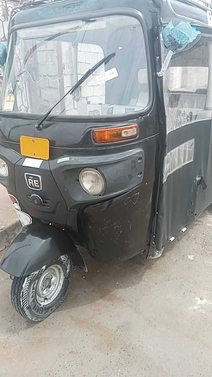 سلام عليكم تكتك موديل 17اوراق كامله مكاني بغداد جسر ديالى القديم نضافت التكتك شوفت عينك سعرهه اربعه وربع4250 اتصل وتدلل *********** او راسلني خاص وبلخدمه
