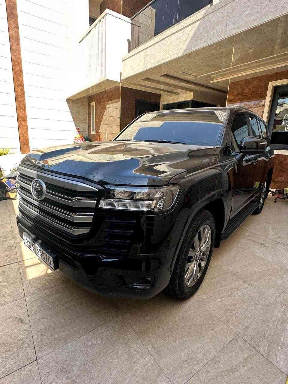 لاندكروز 2022 GXR 
ماشيه ١٠٨الف
السياره ضمان ساز 
مواصفات فول
محرك 6 سلندر 4000 تنفس طبيعي
2 مقاعد كهرباء + تبريد 
3 شاشات تطبيق
صندوك كهرباء
باقي المواصفات معروفه
مكفوله كفاله عامه ✅
مغلفه pdf بل كامل
رقم بغداد دولي 
مكان سيارة البصرة حي الزهور 
السعر ٥٨٥ $
*********** البصرة, العراق
