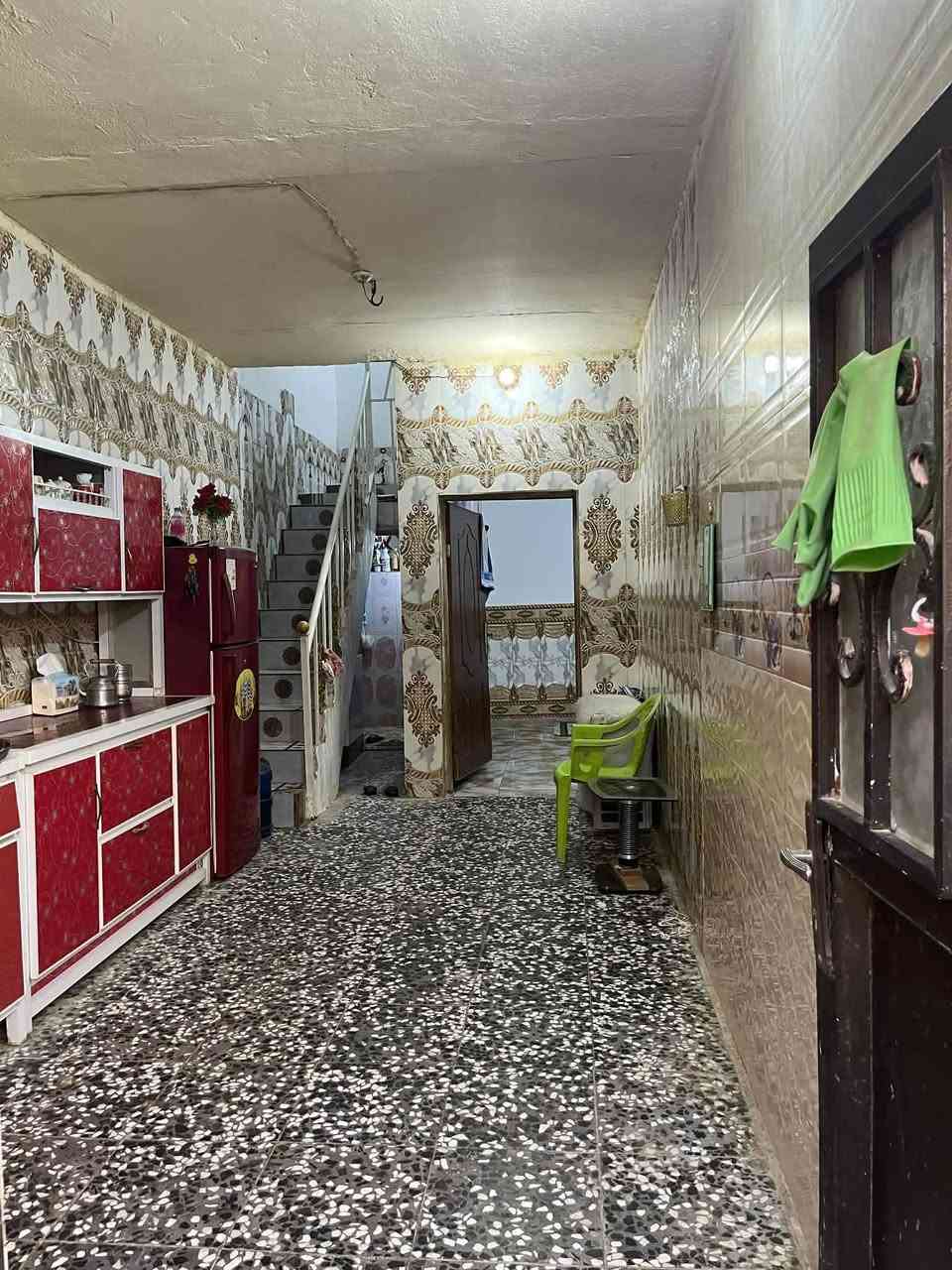 سلام عليكم بيت للبيع
بناء لاقديم ولا جديد بس مرتب ونضيف 

طابق ونص وسطح الطابق الارضي استقبال وغرفه ومطبخ وصاله ودرج وصحيات  وخارجيه وحمام داخلي وطارمه 

الطابق الثاني غرفتين نوم وسطح 

المساحه 85 واقع حال 60 بالسند المنطقه كامله تبليط وارصفه 

ومجاري وكهرباء يعني الواقع حال من نصيبك 
السعر بلاش 69  وبيه مجال بسيط 

العنوان كربلاء حي الغدير قرب الاساله 

‏‪***********‬‏
