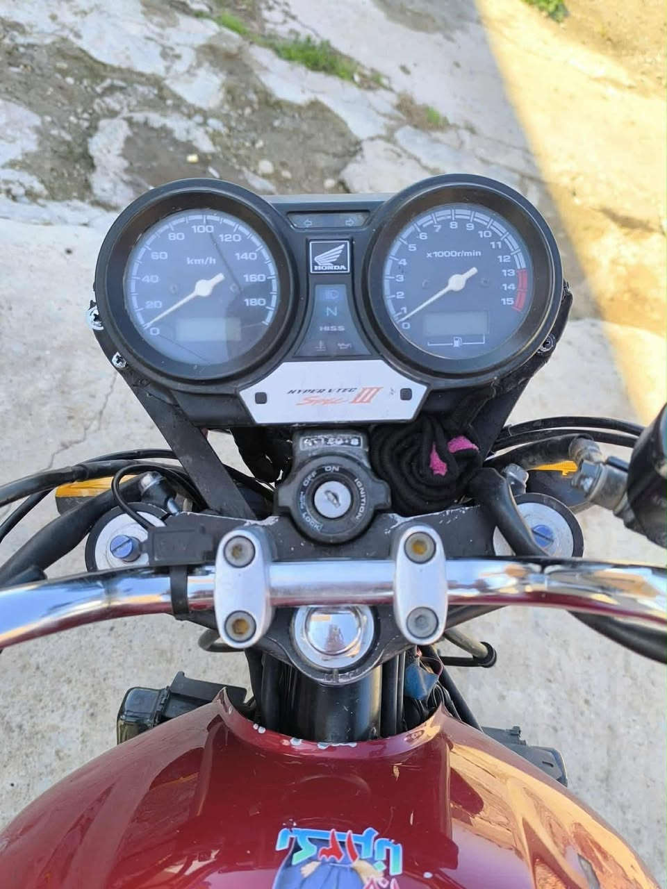 سلام عليكم رمضان مبارك🌙 عليكم 
النوع/سيبي فور  cb400
مديل/2012
ABS/ نوع بريك
عدد ولفات /16 ولف بي وفر
ملاحظة/دراجه بيها برمجة كابريته
تاير/ الخلفي جديد 
تاير/ امامي نص 
صالنصه/كاربون فايبر حقيقي
سويج /سكورتي لان دراجه حديثه 
نشره/ خفيه من وره 
وياله/اصليه الذهبي 
الدراجه ما مصبوغ وضع شركة
عليها سمجه من جوا شديتها جديد
دراجه خير من الله
(ما بيها اوراق)
كفاله عامه  
(ملاحظة) كيج مال دشبول ما يشتغل
(ملاحظة ثانية) دواسه الي بل يمين مال نفر مكسور 
حض و بخت 
السعر(18)ورقه
اقرا المنشور بيك خير و تدلل
(مكاني موصل)
***********
***********
