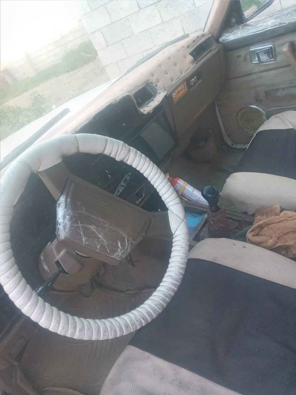 السلام عليكم سيارة سوبر ٨٢مكفوله كير محرك كهربائيات كله شغاله تايرات جديده كشره حلو رقم انبار دولي بسمي الرقم الجديد صدر امامي خلفي كله جديد 
رقم الهاتف ***********
