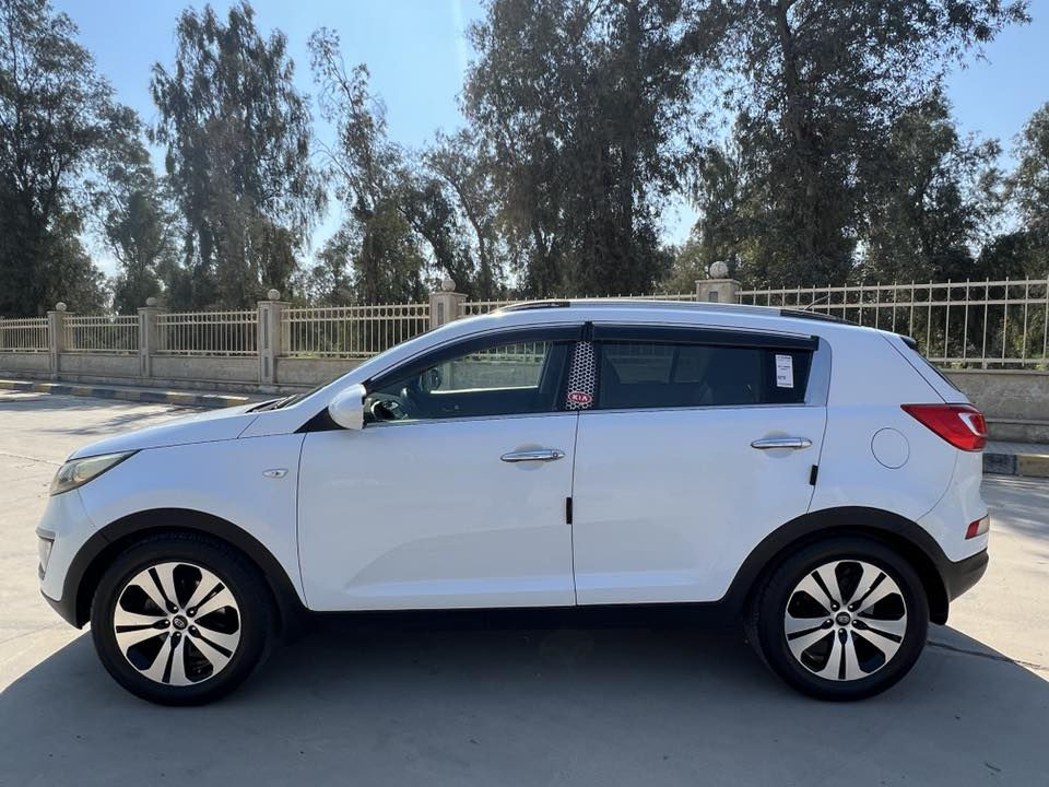 سبورتج 
مديل 2014
بسمي رقم اربيل جديد 
محرك والكير شرط ما مفتوح 
سيارة جاهز ربع ما تصرف عليها 
دوشمه+كاميرات +حساسات كلها كامله 
ضررها جاملغ الأمامي بدون دواخل شرط 
السعر 165وبي مجال قليل 
***********
