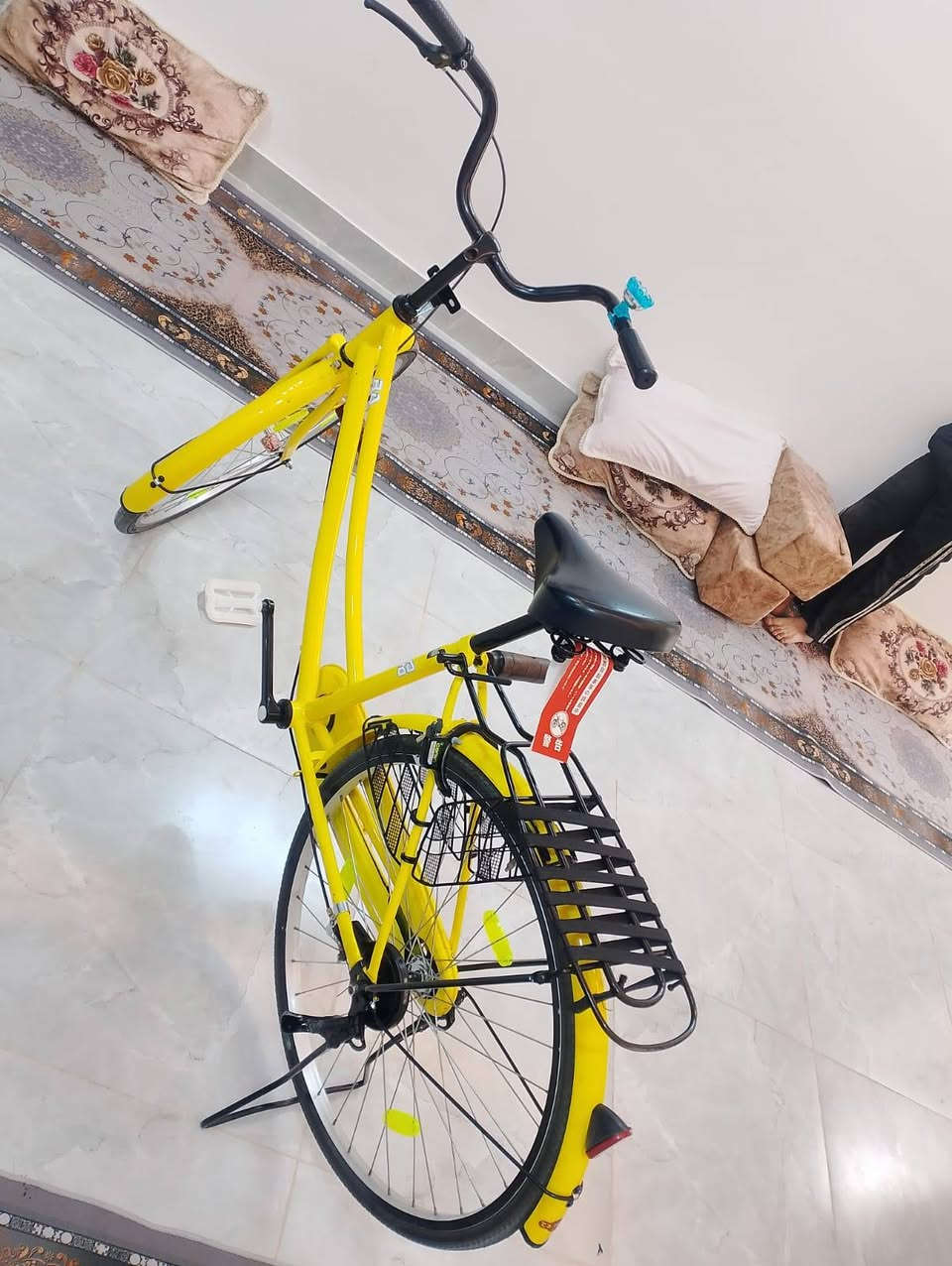 سلام عليكم باسكل البيع مديل 2021نضافه فول شركت بي دي باسكل نذيف حاويه مستعجل عله  لون 🍋ليموني مكان الغراف سعر 120 رقم فقط واتساب ***********
