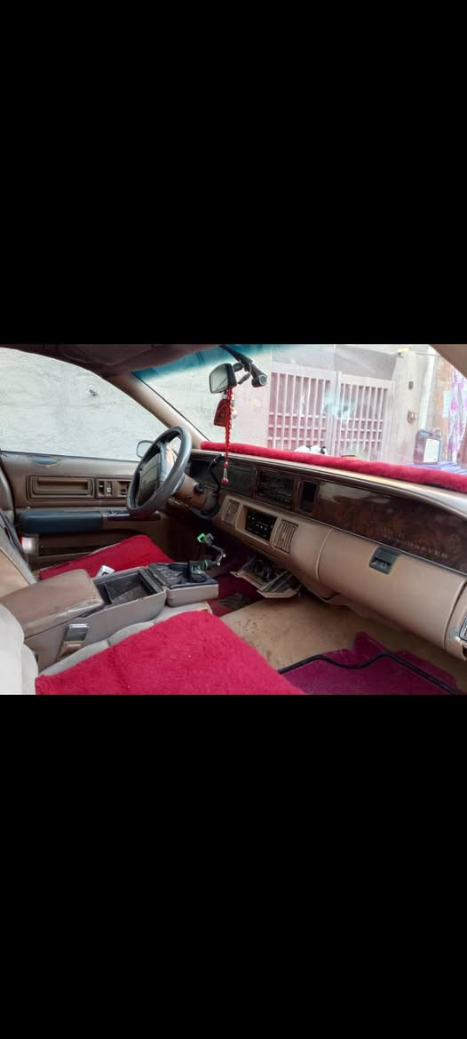 السلام عليكم 
سيارة بيوك رئاسي موديل 1993 
صبغ بلادي كهرباء بلادي شغاله 
تبريد شغال تدفئه شغال 
رقم بغداد تحويل ثاني يوم مشروع وطني 
السعر37 وبيها مجال.     *********** الاتصال على رقم او مراسلة صفحه
