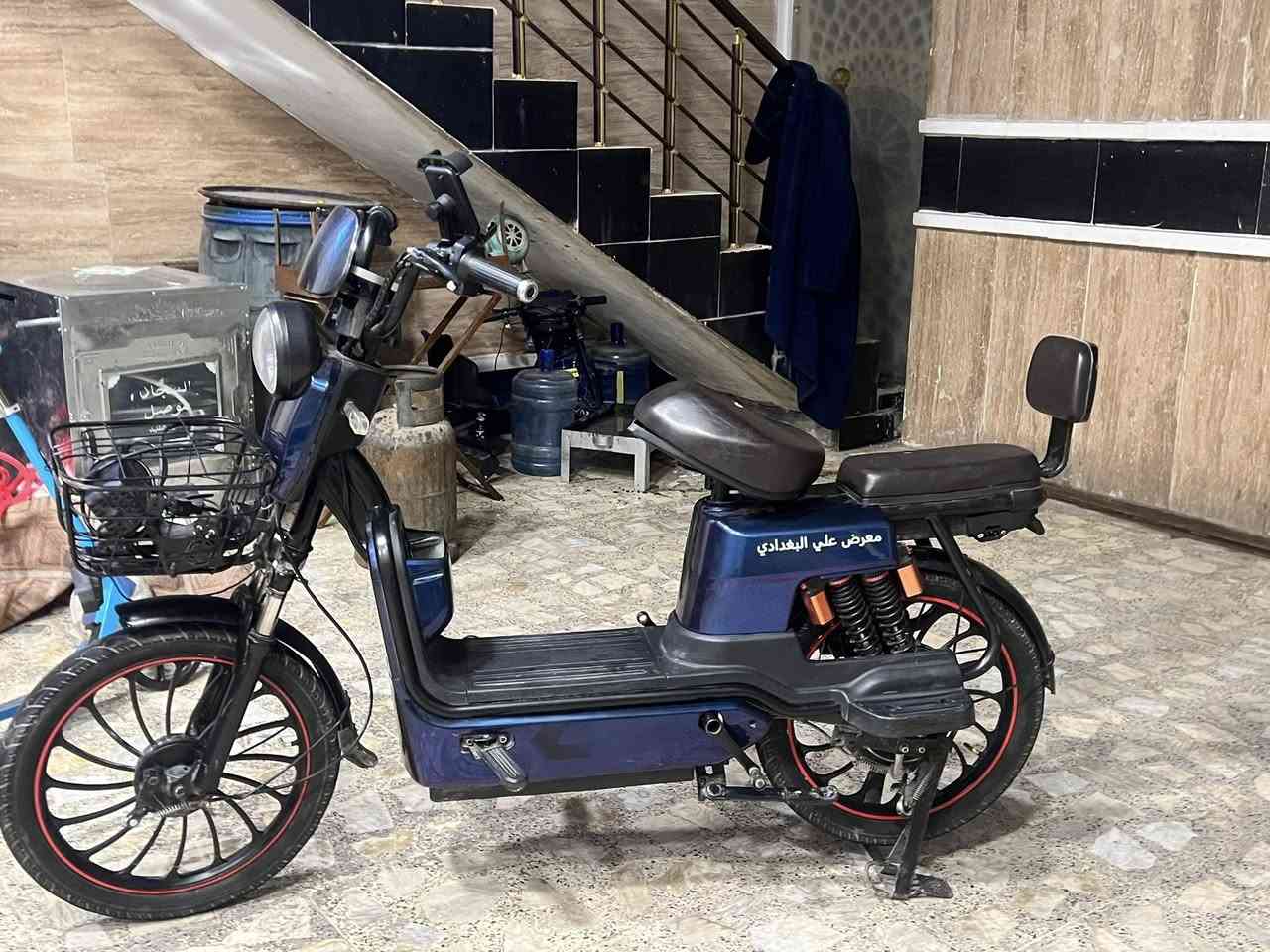 دراجه شحن للبيع
دراجه شحن
السرعة 99 عداد 
حقيقي 60
عدد البطاريات 5
تمشيك الشجنه الوحده 50 كيلو
السعر 325
مكاني بغداد جميلة
***********
واتساب
