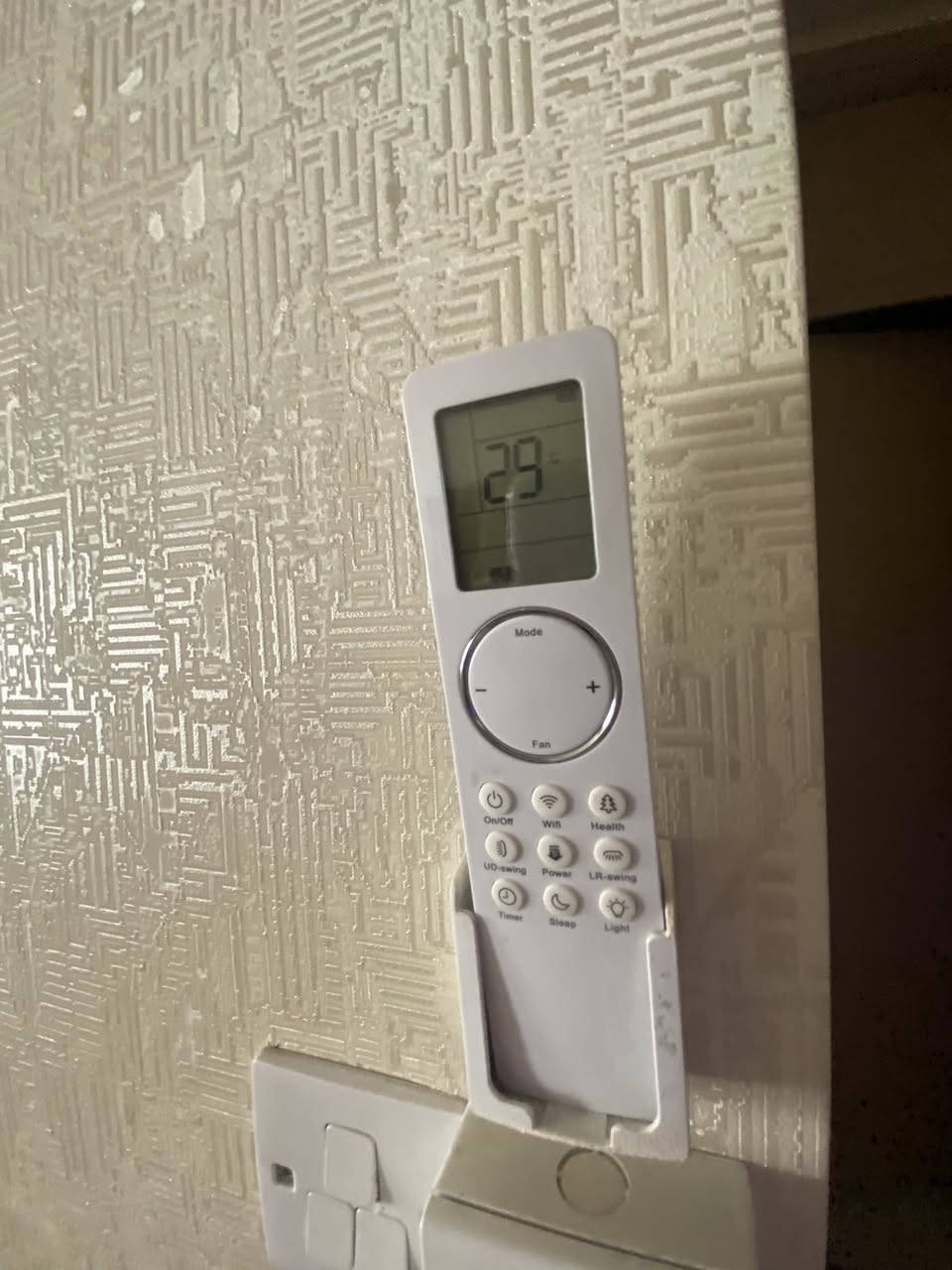 سبلت تيسوت انفيرتر طن ونص للبيع السعر 400 الف وبي مجال للشراي مشتغل اشهر سبلت جديد عالفحص تدفأه وتبريد العنوان من داخل بسمايه 
***********
