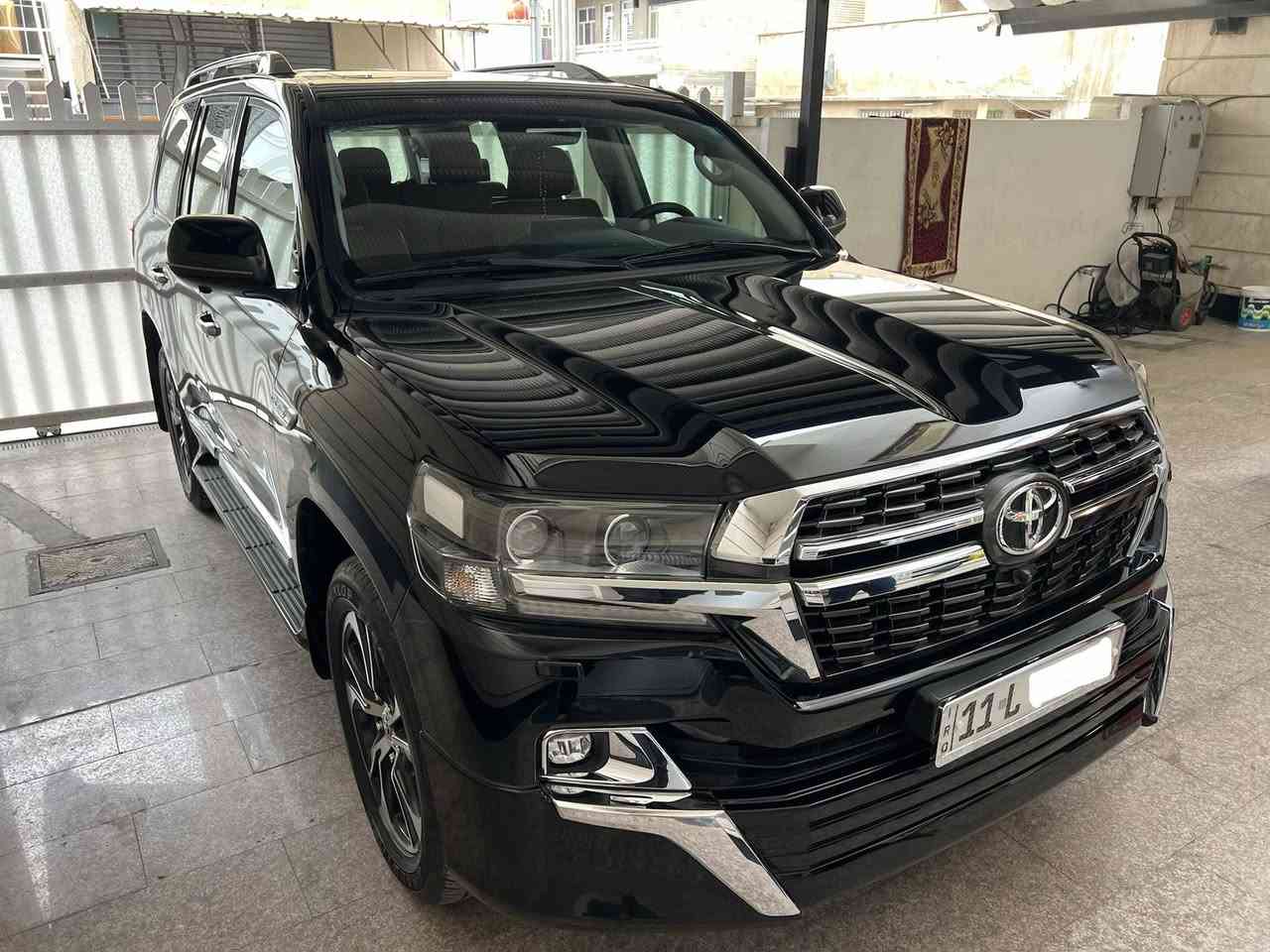 من رخصة الادمن
لاندكروزر 2021 وارد خليجي بحرينيه
وجناي لاندكروز يعرف البحريني
السيارة جديده بمعنى الكلمه مكفوله من كلشي شرط مجودره ومحطوطه بل كراج
فول مواصفات 1/1
السيارة 4 كامرات و حساس امامي خلفي
مكفوله كفاله عامه من كلشي 
لون اسود 
ماشيه 35 الف حقيقي شرط الفحص تايرات الشركه بعدهن بيها جدد السياره على ايدي من اشتريتها
رقم بغداد انكليزي الجديد 
السياره بأسمي وتحويل ثاني يوم
محرك 6 سلندر 4000 
السياره بوضع الزيرو 
مكان السياره بغداد اليرموك
السعر 600 وبيها مجال
للاستفسار ***********
***********
