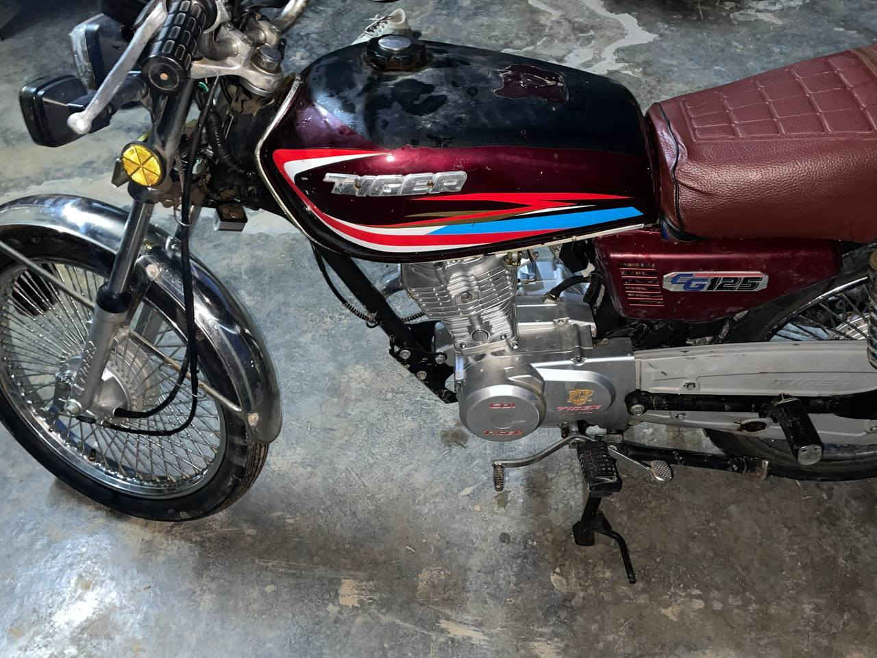 ١ نامي بروه موديل 25 خمسه كير سعر ٧٠٠ وبيه مجال لطيبين
٢ تايكر موديل 24 سعر ٥٠٠ وبيه مجال لطيبين 

٣ نامي رياضي موديل 15 لا صرف ولا صوت ولايت يشتغل 

سعر ٢٤٠ وبيه مجال لطيبين.

العنوان ديالى ناحية جباره. ***********
