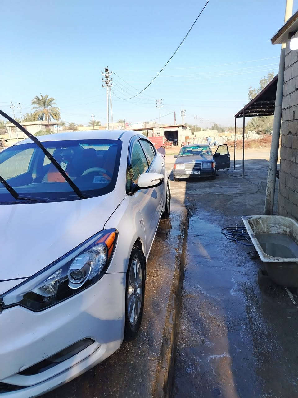 كيا فورتي ٢٠١٤ ابيض رقم ديالئ الضرر قبق جنطه فقط محرك ٢٠٠٠ دوش السياره جاهزه برغي مابيه نقص السعر ١٢٠...  مكاني ديالئ ***********
