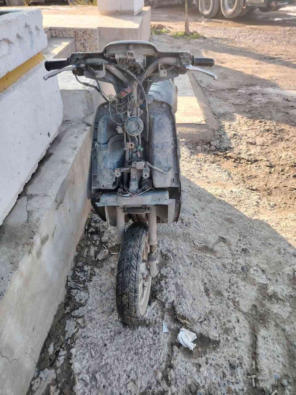 سلام عليكم دراجه بوتين للبيع او معارضه ب ابو الكير ماشه الكدام عوجه وشاصي تكه ملحوم السعر 70.   ***********.     ***********
