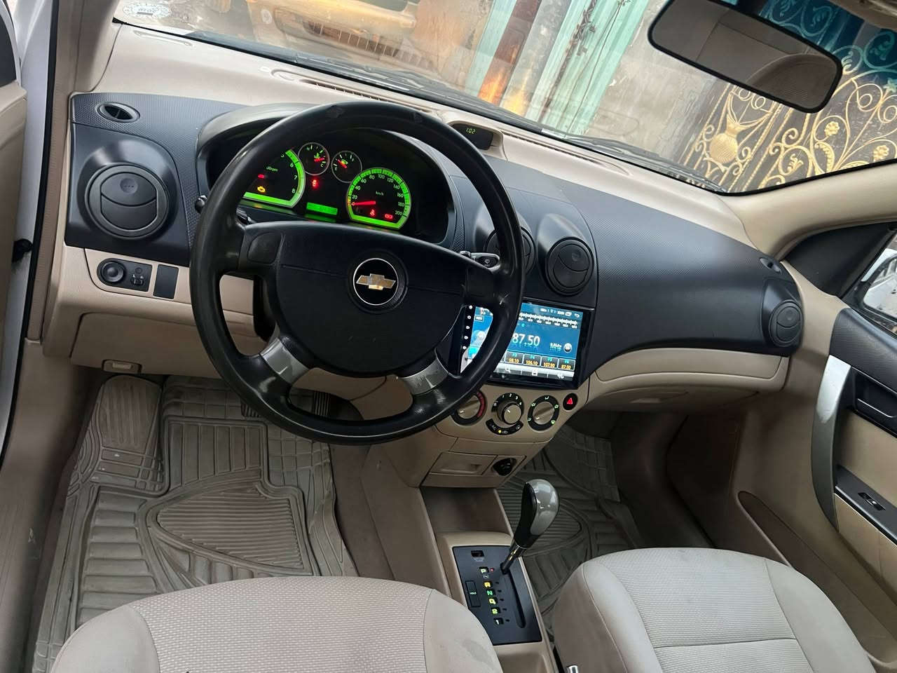 افيو موديل 2011 فقط بيها بونيت باقي كفاله عا 75 بها مجال ‏‪0780 316 3511‬‏قليل للشراي عنوان النجف مسكر 👉
