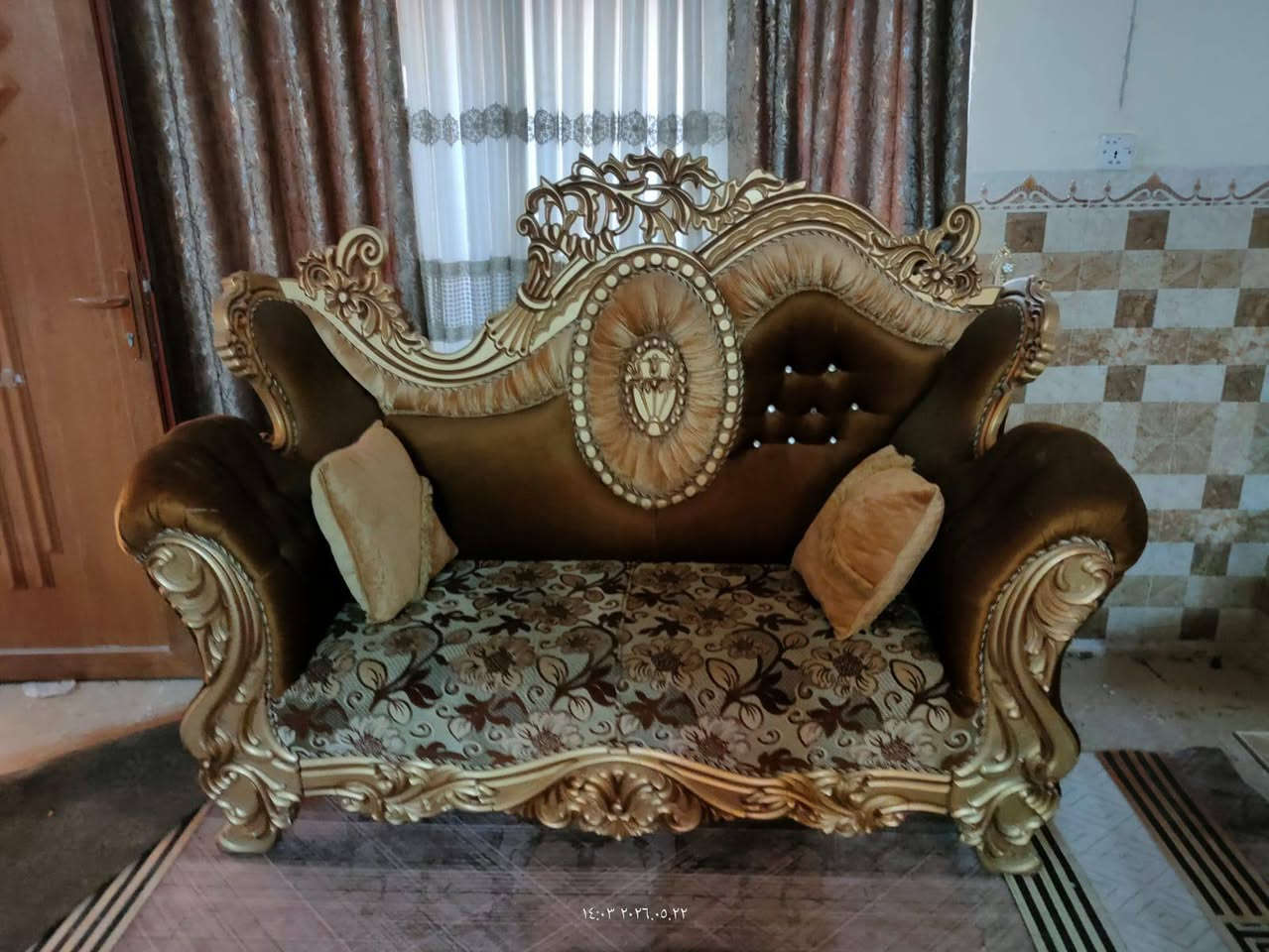 تخم ملكي اخوو جديد نضافه فوول يخبل خمس قطع عشر مقاعد سعره ٦٠٠ وبي مجال قليل ***********
