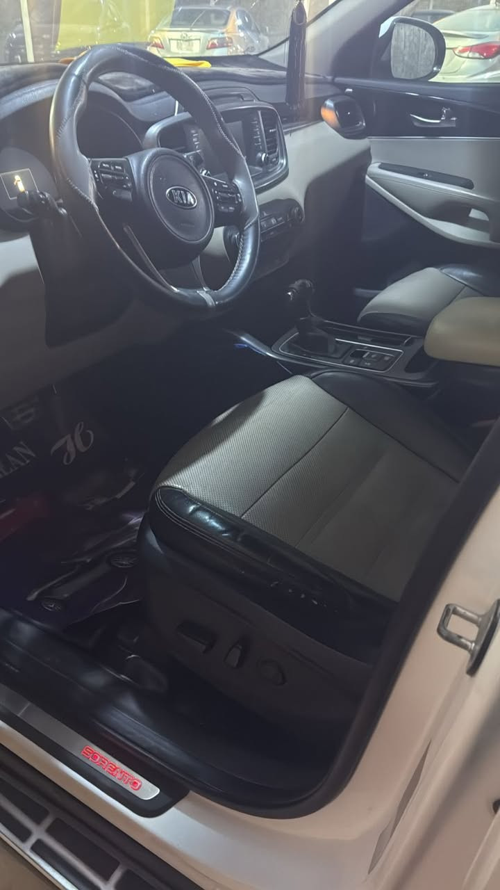 السلام سورنتو
موديل 2017 وارد خليجي 

فول مواصفات للأخير 
بانوراما 
زراكات 
بصمة 
جلد 
كشنات كهرباء 

سيارة مبدل نوزلات للمحرك 
وصوت بل سلف 

مكان// ديالى جديدة الشط 
السعر/230 وبيها مجال حك الجية 
الاتصال على الرقم//***********
@إشارة
