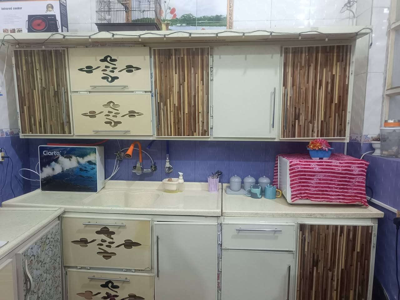 السلام عليكم كاونتر البيع نضيف قياس مترتين ونص سعر 230وبي مجال مكانه كوفه رقم ***********
