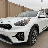 كيا نيرو 2022 هايبرد جديده السياره فول موصفات وارد امريكي حادثها بنيد ...