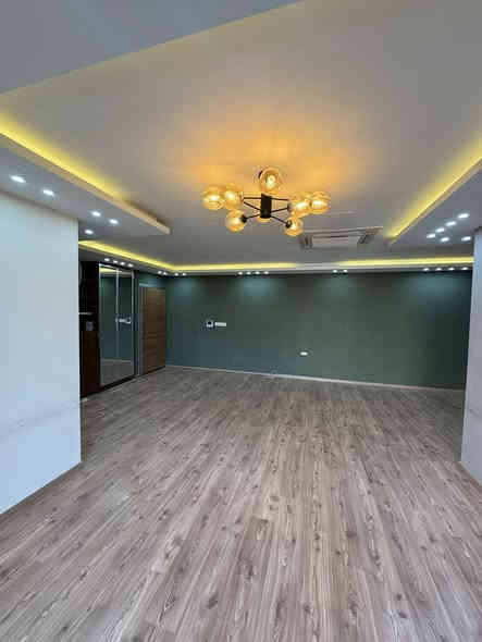 سەرەتا بەناوی خودا 
کۆدی/ 10871
شوقە بۆفرۆشتن 
📍شوێن / دیلان سیتی دوو
📐ڕوبەر / 150 مەتر
🌕ڕوو / گۆیژە   
🏗️نهۆمی / ناوەند 
🏢 عیمارە / C3

پێک هاتوە لە ( میوان و هۆڵ کراوە + مدبخ + مشتملات + 
3 نوستن یەکیان ماستەرە + 3 بالکۆن )

تێبینی ( شوقەیەکی زۆر جوانە نرخەکەشی زۆر گونجاوە )
ــــــــــــــــــــــ
🖊️/ بۆ زانینی نرخ  کۆمێنت بکە 
ــــــــــــــــــــــــ
بۆ پەیوەندی📞
☎️***********
ـــــــــــــــــــــــــــ
تۆی بەڕێز موڵکت هەیە دەتەوێت بیفڕۆشیت یان بیدەیت بەکرێ زانیاریەکانمان بۆ بنێرە هاوکارتان دەبین 
‏‎*********** ☎️واتس ئاپ"فایبەر 
‏‎یان سەردانی نوسینگەی(جوانی موڵك)بكەن
‏‎ناونیشان"ئیبراهیم ئەحمەد"بەرامبەر دیلان سیتی
