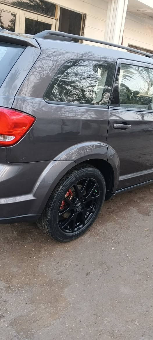 السلام عليكم دوج جورني 2018حادثه بنيد او جاملغ السياره سبع راكب ثلاث قطع تبريد بصمه محرك 3600 مكان السياره بغداد التليفون ***********
