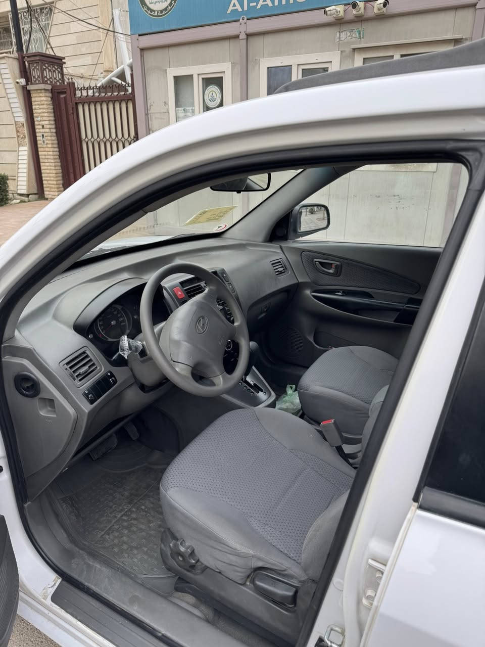 سلام عليكم توسان موديل ٢٠٠٩ خليجي صبغ قليل جاملغ امامي سياره نضيفه على وضع شركه سونرها موجود السعر 123  
رقم الهاتف ***********
