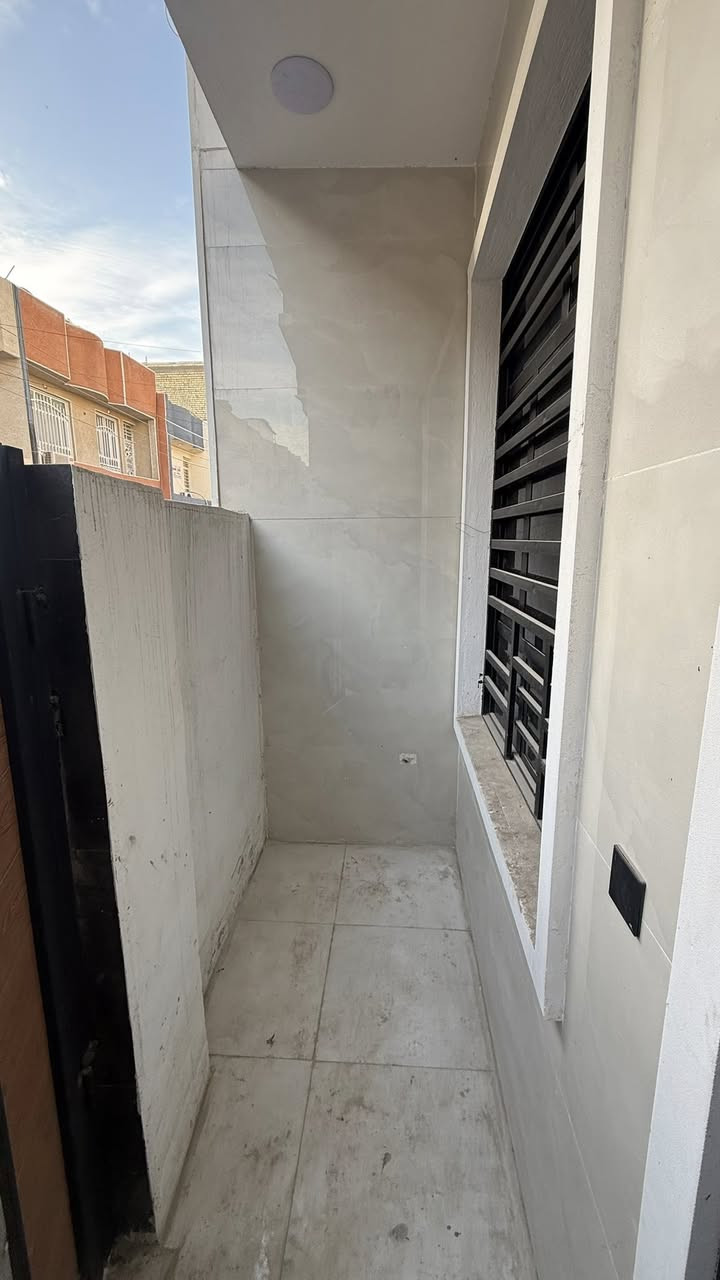 🌟دار  50متر للبيع  بناء حديث 

🌟الدار طابقين ونصف يحتوي على ثلاث غرف نوم 

وحمام 2 واحد بالطابق الارضي والثاني في الطابق الثاني

🌟نوع الملك طابو زراعي ملك صرف سند25

🌟حي البساتين شارع الشيخ منهل

للأستفسار:

  ابراهيم الكناني. ***********

حيدر الزيرجاوي. ***********
