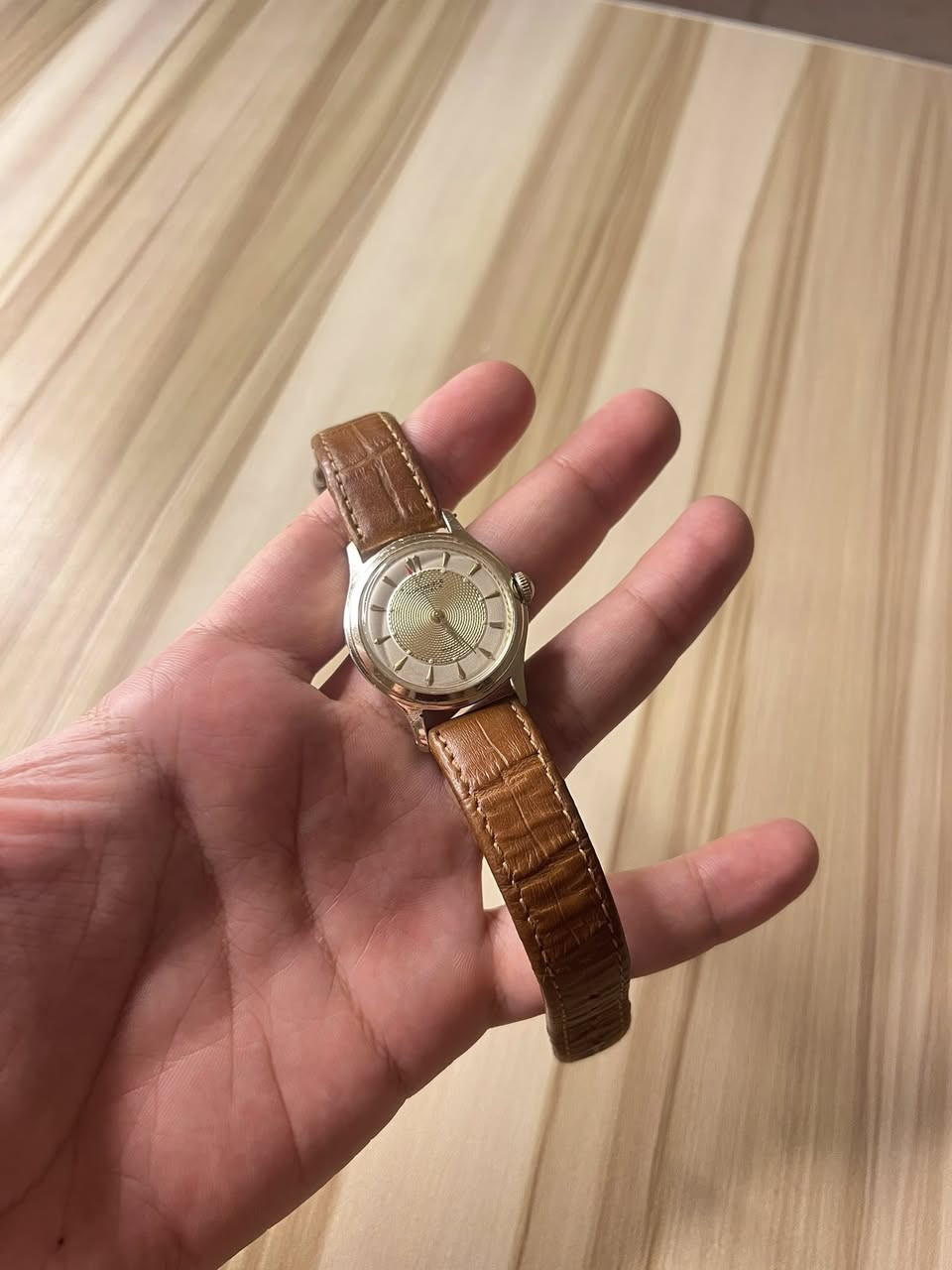 سويسري نصب تكويك مكينة مختمة طلاء ذهب ثابت مينة مميزة قطر 33 السعر 90 الف وبيها مجال


**إذا كنت صاحب هذا الإعلان وتريد حذفه لأي سبب، رجاءا أرسل رسالة إلى الدعم الفني**