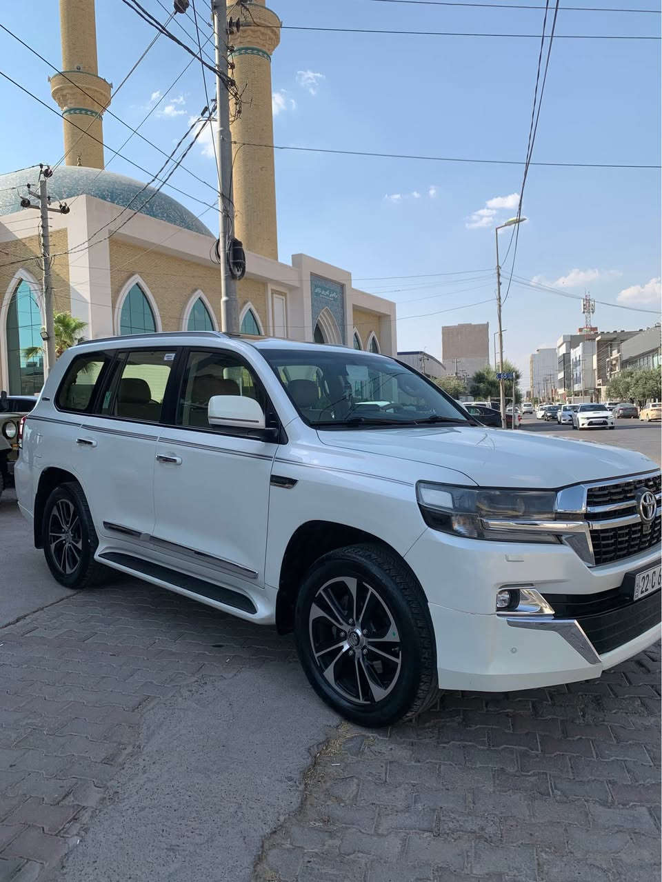▪️Toyota Land cruiser▪️
 ▪️Model  2021 
 ▪️Gxr , slayt 
▪️بێ سبوغ ، بێ تعدیل 
▪️مەکینە / V6 کپس 
▪️ڕەقەم و سەنەوی نوێ 
▪️ڕۆیشتن / ٩٢ هەزار کم

▪️*********** ▪️ 

نرخ / ٥١٧ $ أربيل, العراق
