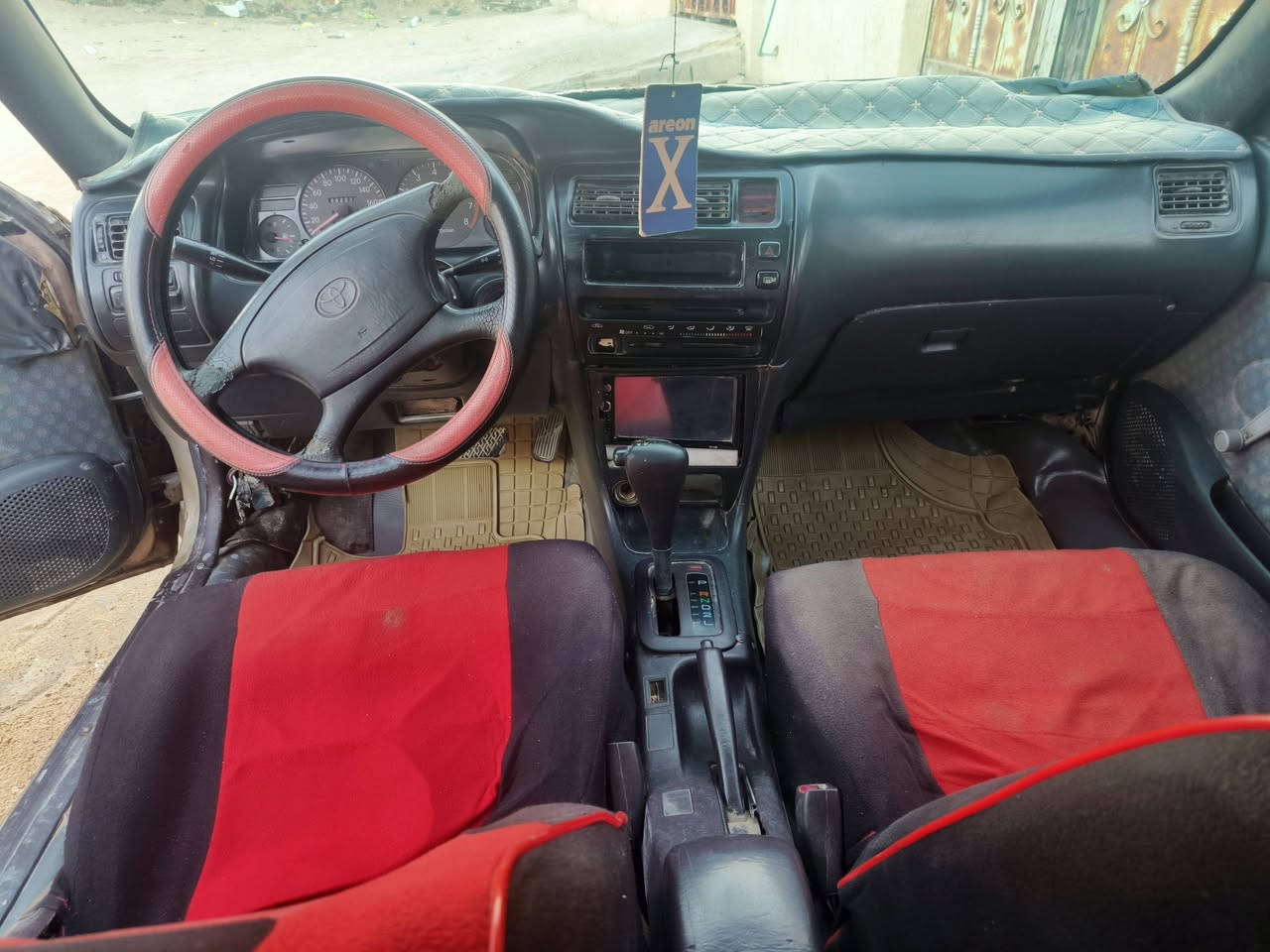 السلام عليكم سيارة  كورلا   للبيع موديل 95 رقم بابل مشروع وطني تحويل مباشر مكينة وكير جديد طخم تاير جديد كهربائيات شغاله السعر 40 وبيها مجال بسيط للشراي مكان السيارة البصرة سفوان رقم صاحب السيارة ***********
