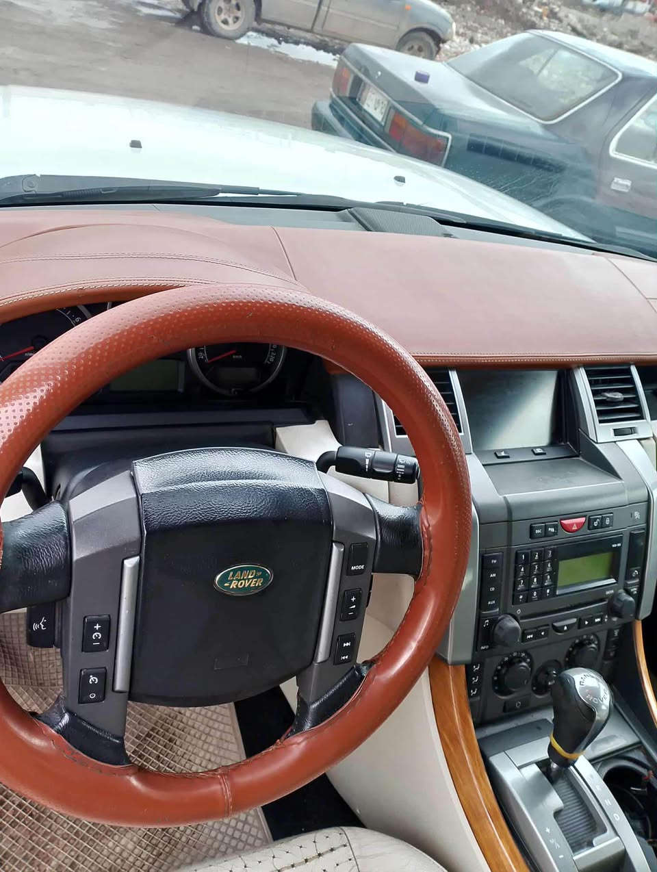 تەنها 55 گەڵا
ڕەنج ڕۆڤەر ساخ مۆدێلی 2008 هەشت بستۆن بەنزین سوپەرجارج ناو زەرد بئ رەقەمە گێڕ تۆماتیک تەبریتی بەس خازی تیا نیە  نمونە لەجوانی  فول فول مواسەفات  کۆدی بۆ کراوە گۆڕینەوەش ئەکەم نرخی تەنها 55 گەڵا و مەجالی تیایە 
ژ.م*********** *********** كالار, السليمانية
