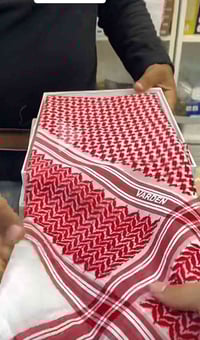 اصحاب المحلات توجد شماغ كويتي بيع جملة سعر القطعة 16الف التواصل واتساب...