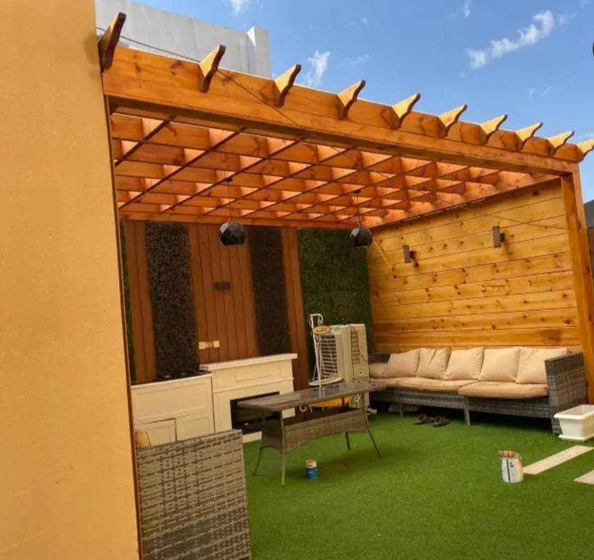 مستعدون لعمل المضلات الخشبية  والجلسات الخارجية والاكواخ الخشبية بأسعار تنافسية العمل داخل البصرة حصراً
للحجز والاستفسار عبر الواتساب او الاتصال فقط***********
