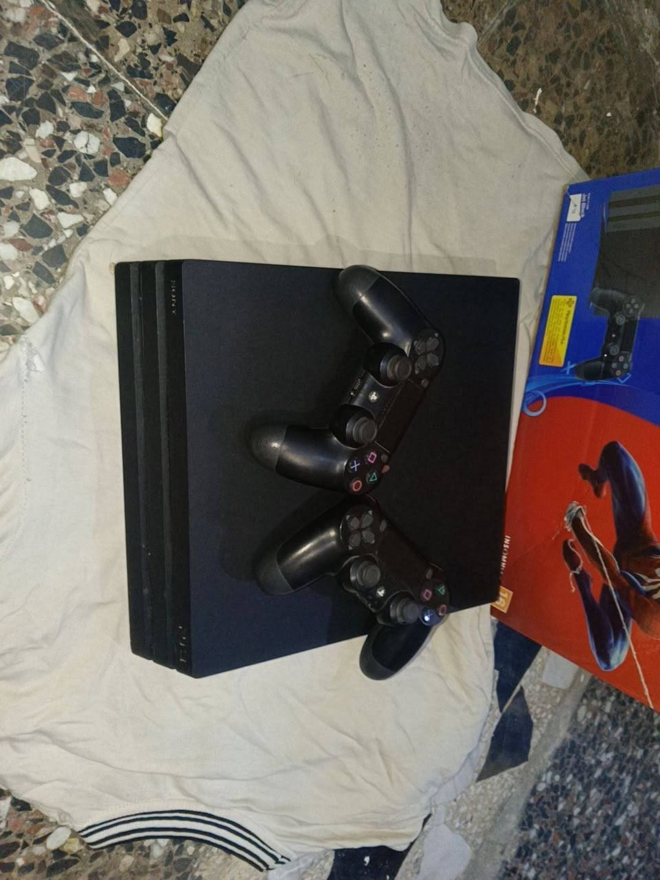 بلي 4 برو البيع سعر 325 مع كامل ملحقات مع حساب مريكي ومارتي مكان بغداد قرب صيطره شعب ***********
