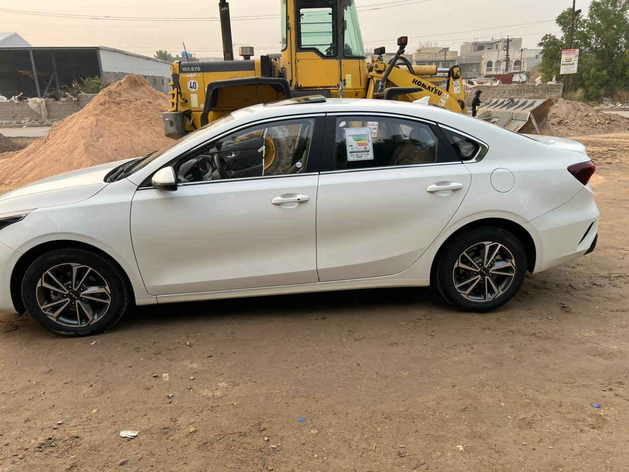 كيا 3 فول موصفات بيها شبر صبغ بلبنيد وبارد بلجاملغ اليمن ما مبين السياره خير من الله مكان الزعفرانيه بغداد السعر ١٤٣ وبهه مجال ***********
