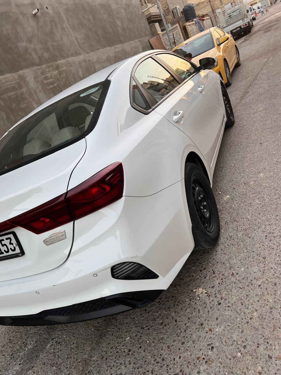 السلام وعليكم كيا سيراتو للبيع موديل 2022
ماشيه 96 الف رقم سليمانيه تحويل مباشر
علماً ظايف للسياره منظومة زنون 
وشاشه وكامرات امامي خلفي
محرك 1600 دوش
مكفوله كفاله عامه جاهزه من كلشي 
دواخل لونين
السعر 152 ورقه 
تليفون ***********
عنوان السياره بغداد
