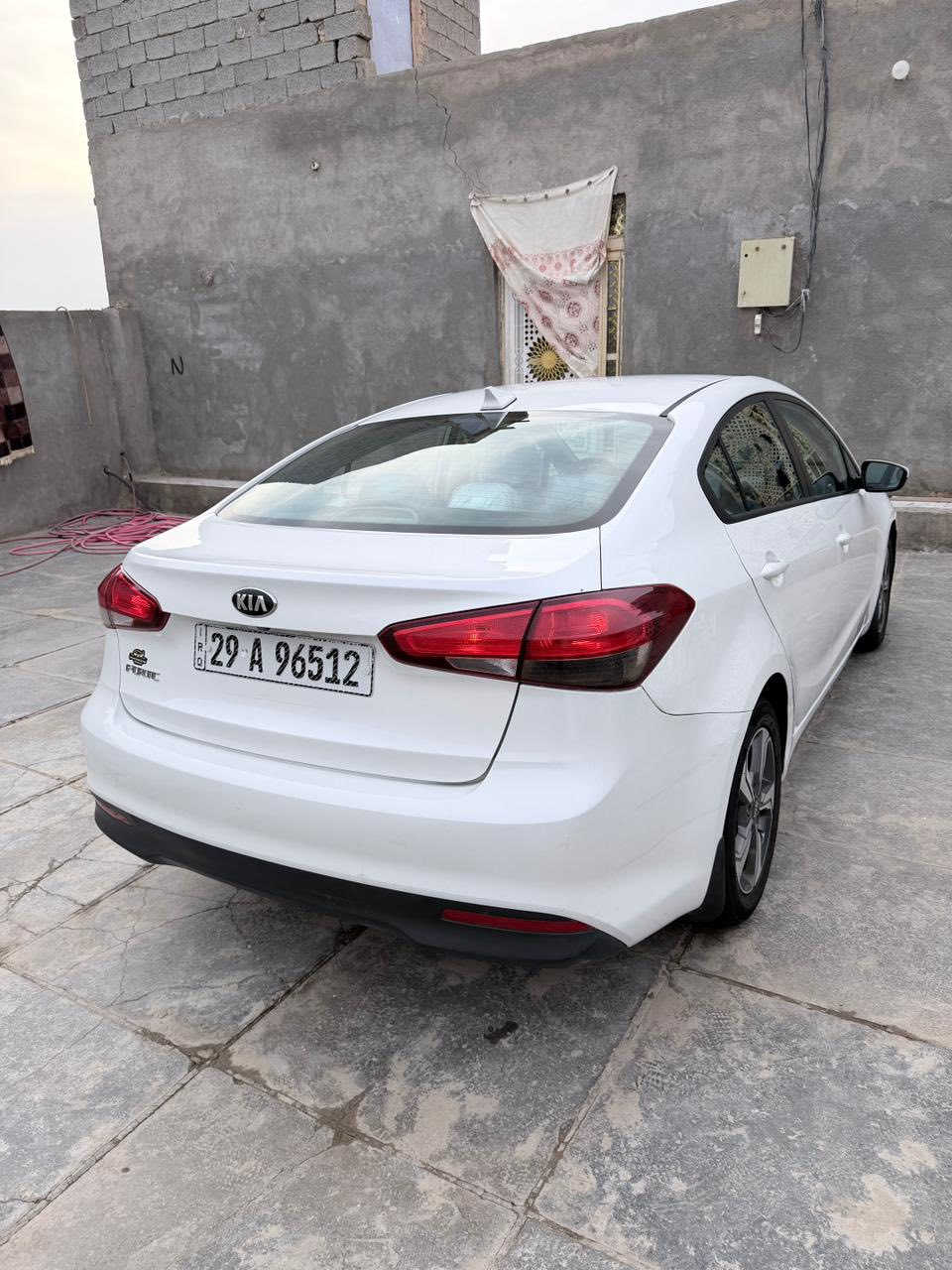 السلام عليكم كيه فورتي موديل ٢٠١٨ رقم واسط دولي سنويه وهزه جديده سياره جديده بمعنى الكلمة استخدام نضيف حادثه تبديل باب خلف السايق ورشتين صبغ تجميل بصيطات جدان اي ضرر داخلي ماكو بجم كبس حته البدنه الاماميه مامبدله وباقي السياره صافي لاطخات ولابارد مكينه ٢٠٠٠ دوش شرط مامفتوحه على الشركه لاصوت ولاتنقيص ولاتبخير كير اي تي المرغوب تراي زيرو دواخل وضع الشركه ماشيه ١٥٠ حداديه لوك تبريد ثلج تخم تاير جديد فول كهربائيات مواصفات حلوه ويل كب شاشه بلاد كامره فول تحكم استيرن شغال بلاجكتور لايت زنون تحكم مرئي دبل سويج ارضيه مغلفه جلد سياره جديده وجاهزه بلعافيه على الياخذه السعر ١٢٠ مكان السياره الناصرية ***********
